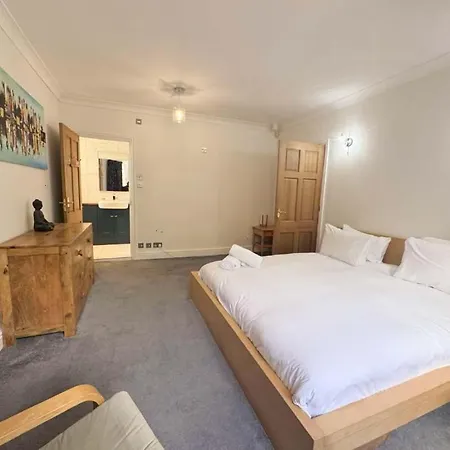 Apartamento Fernbank One Bed With Garden And Parking Bristol